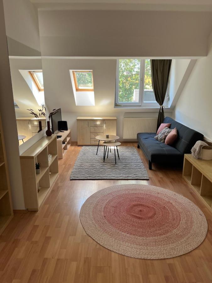 Ferienwohnung Studio Loft Pécs Exterior foto